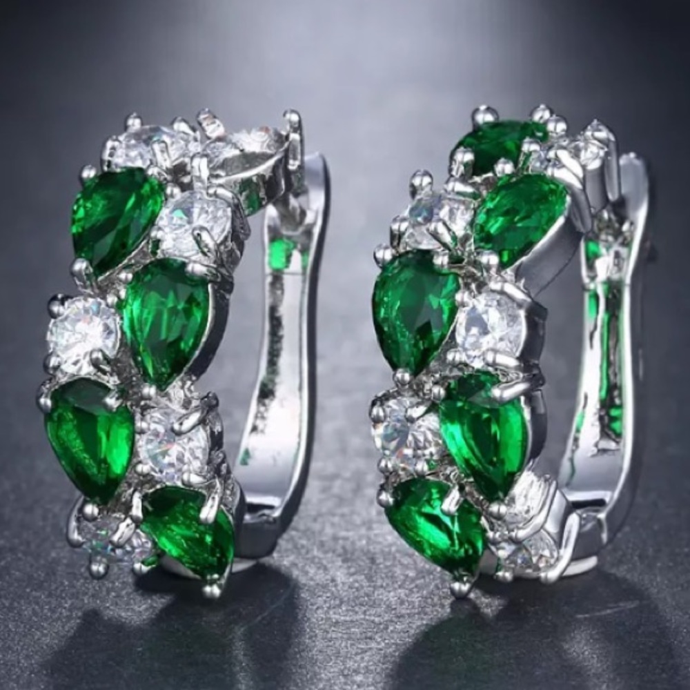 NEW!💙💎EMERALD GREEN💚WHITE CZ SILVERY HOOPS!💎💙 - Picture 3 of 8